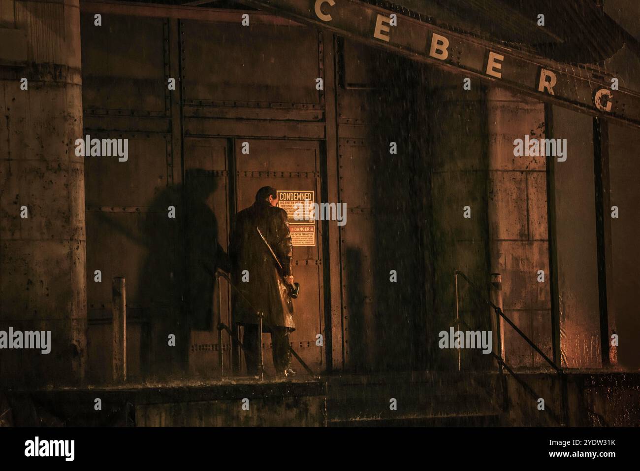 COLIN FARRELL in DER PINGUIN (2024), Regie: CRAIG ZOBEL. Name: DC Entertainment/Warner Bros./Album Stockfoto
