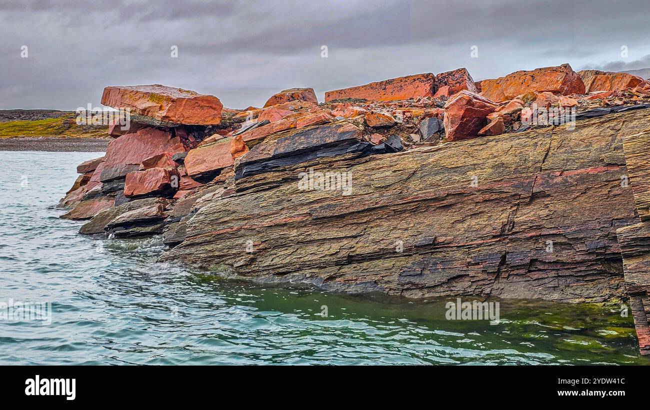 Sehr alte Felsformationen, Dunes Harbour, Devon Island, Nunavut, kanadische Arktis, Kanada, Nordamerika Stockfoto