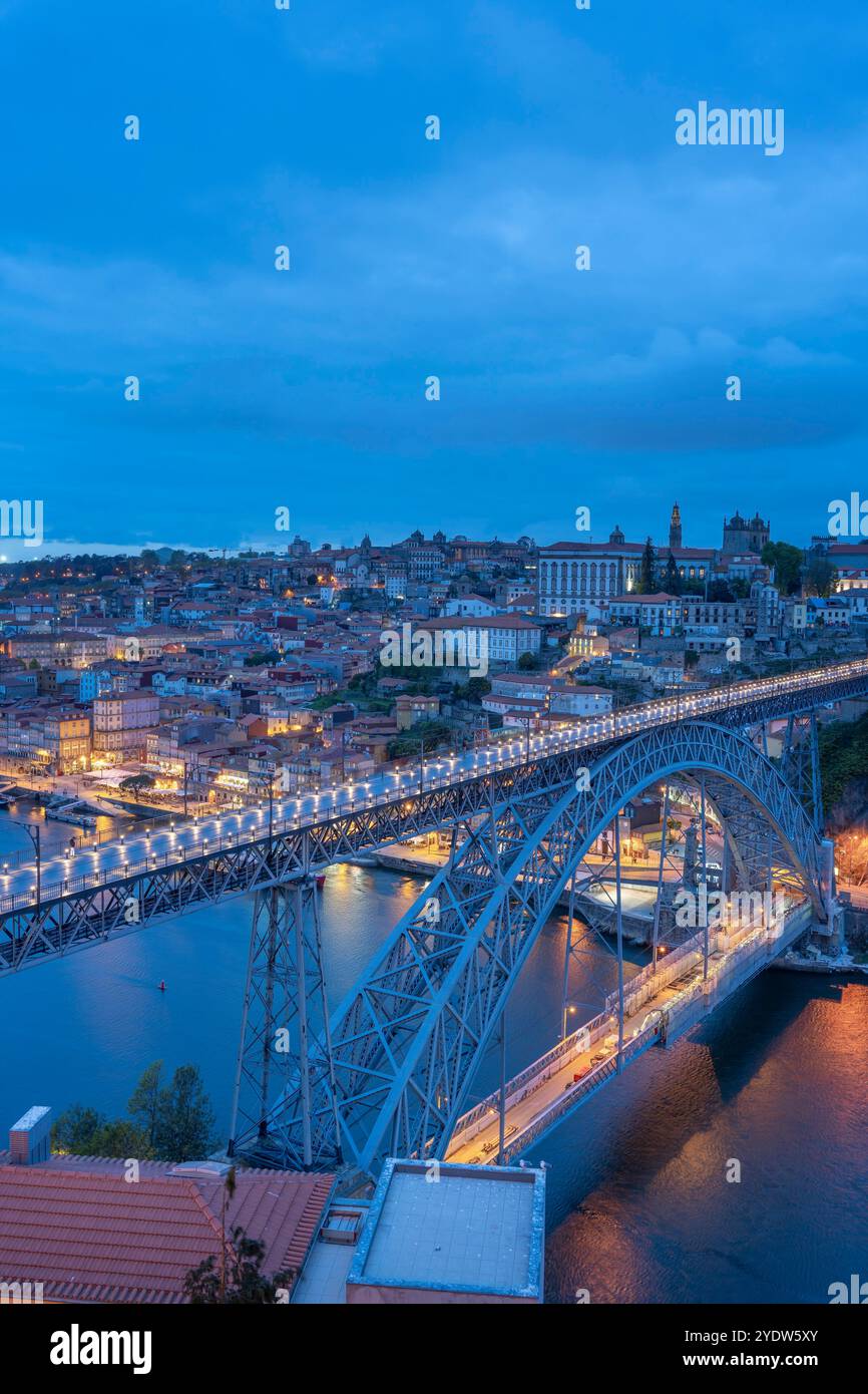 Maria-Pia-Brücke (Ponte de D. Maria Pia) (Ponte de Dona Maria Pia), Fluss Douro, Vila Nova de Gaia, Porto (Porto), Norte, Portugal, Europa Stockfoto