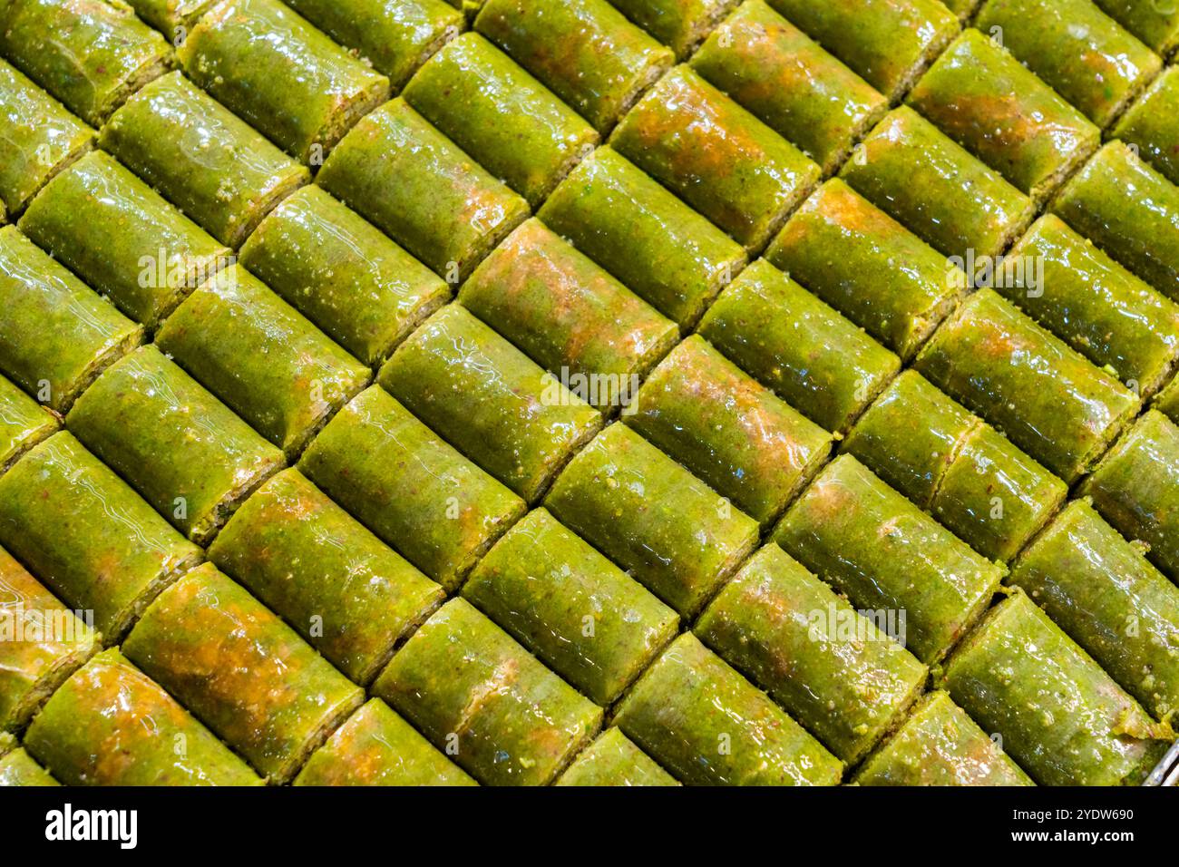 Detail des traditionellen türkischen Desserts Baklava, ägyptischer Basar (Gewürzbasar), Eminonu, Bezirk Fatih, Provinz Istanbul, Türkei, Europa Stockfoto