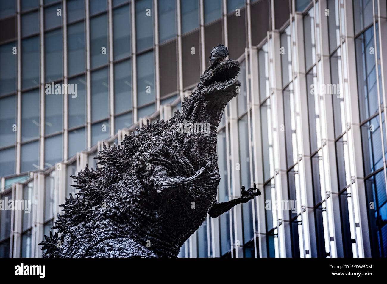 Nahaufnahme der Godzilla-Statue im Zentrum von Tokio, Honshu, Japan, Asien Stockfoto