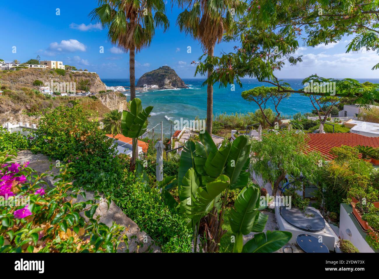 Blick auf den Torre di Sant'Angelo von erhöhter Position in Sant'Angelo, Sant'Angelo, Insel Ischia, Kampanien, Italien, Europa Stockfoto
