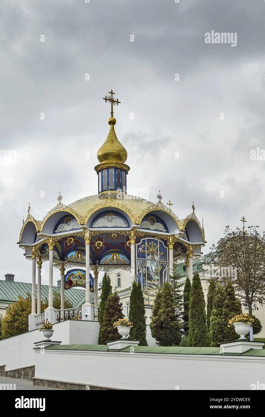 Sommeraltar. Die Heilige Dormition Pochayiv Lavra ist seit Jahrhunderten das wichtigste spirituelle und ideologische Zentrum verschiedener orthodoxer Konfessionen in Stockfoto