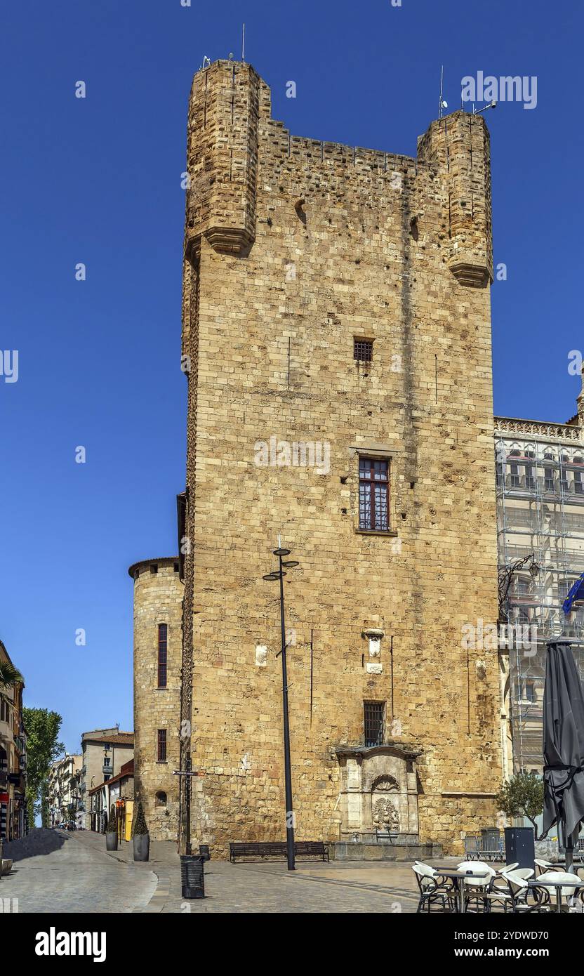 Ehemaliger Palast der Erzbischöfe in Narbonne, Frankreich. Turm Stockfoto