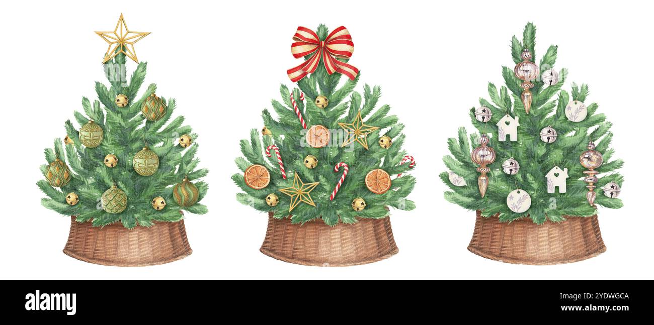 Dekorierter Weihnachtsbaum in Korb im rustikalen Stil. Handgezeichnete Aquarellillustration für Winterurlaub. Isolierte Zeichnung für Weihnachtsgrafik an Stockfoto