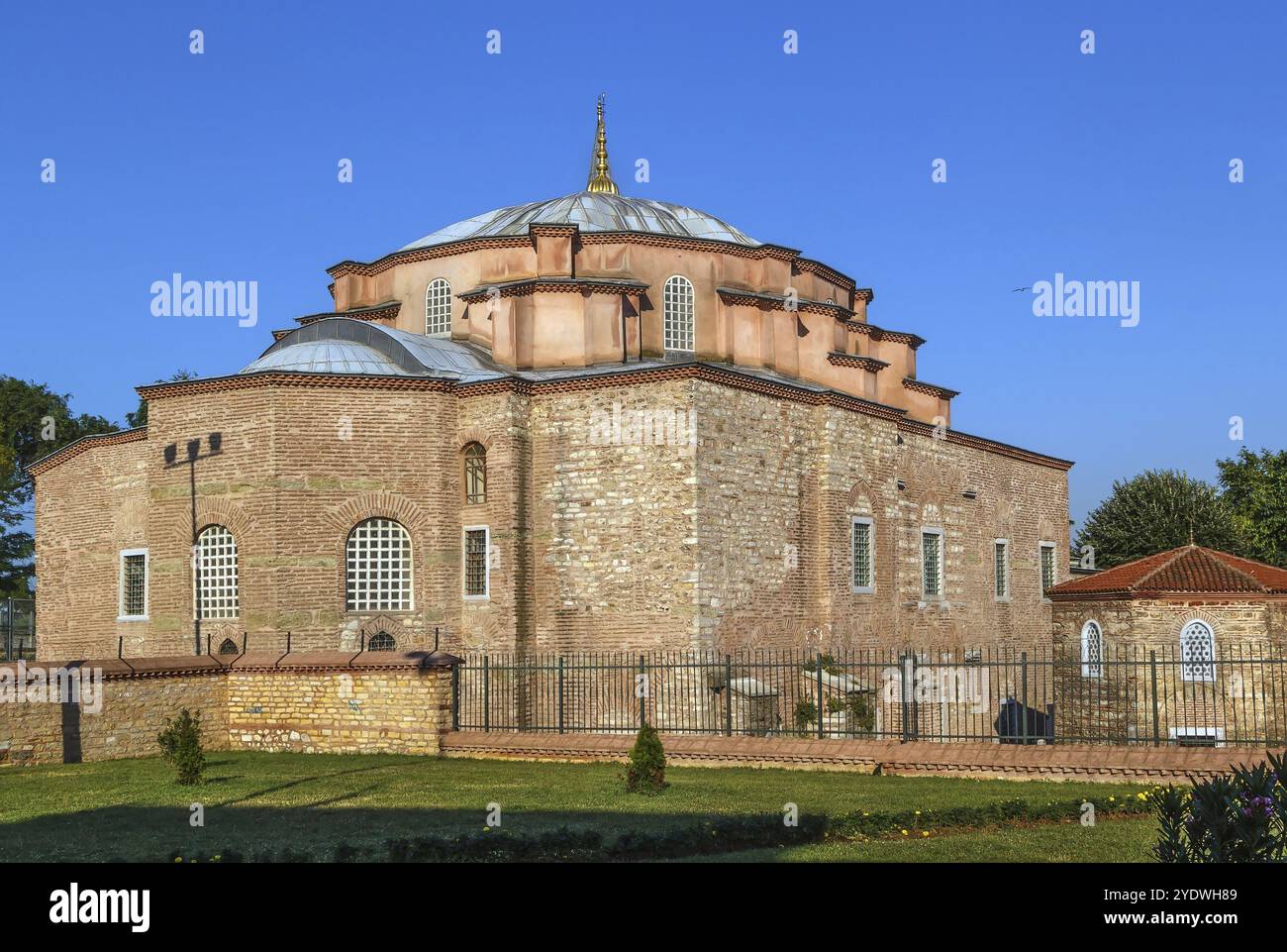 Die kleine Hagia Sophia ist eine ehemalige orthodoxe Kirche, die den Heiligen Sergius und Bacchus in Konstantinopel gewidmet ist und während der Kirche in eine Moschee umgewandelt wurde Stockfoto