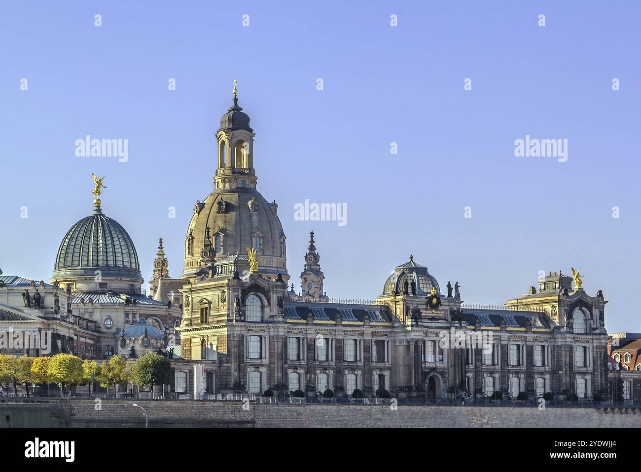 Blick auf die Brühler Terrasse von der anderen Seite der Elbe, Dresden, Sachsen, Deutschland, Europa Stockfoto