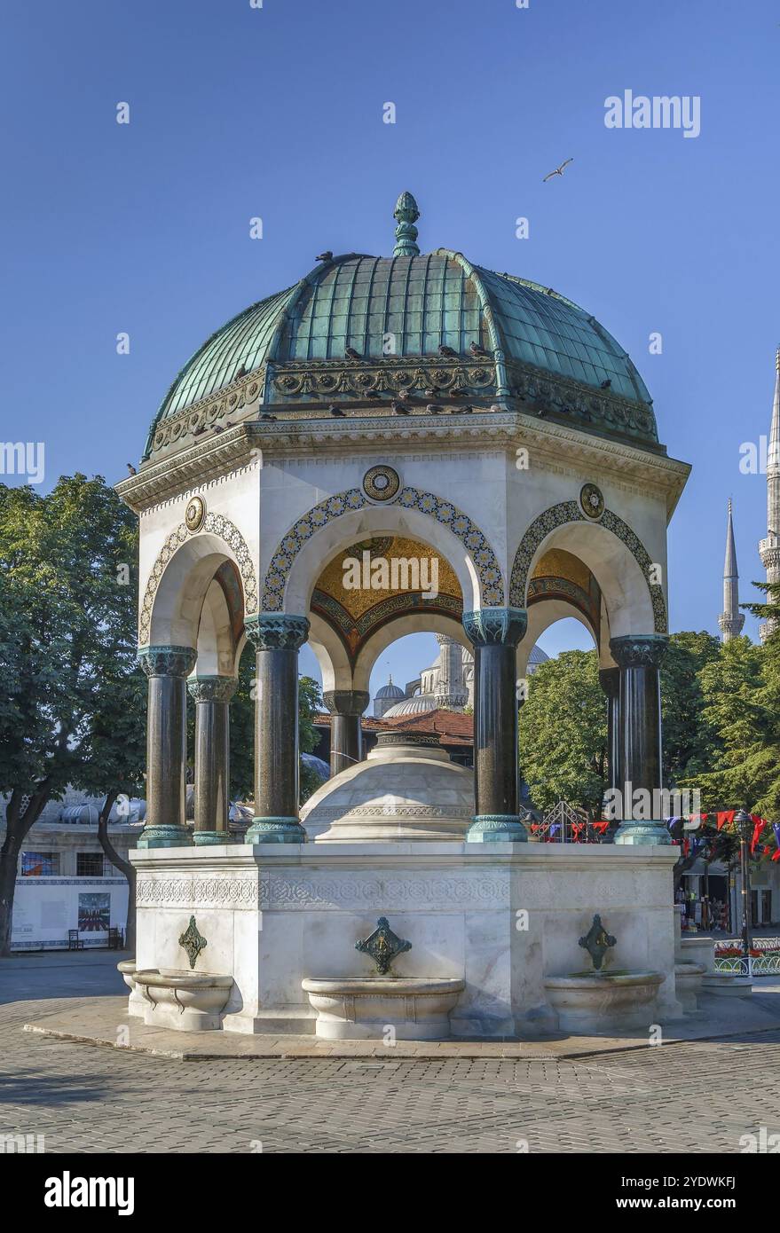 Der Deutsche Brunnen ist ein Springbrunnen im Pavillon-Stil am nördlichen Ende des alten Hippodroms (Sultanahmet-Platz), Istanbul, Türkei, Asien Stockfoto