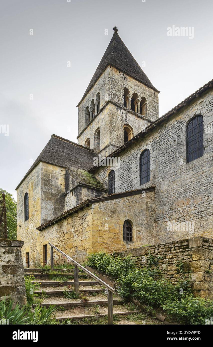 Die romanische Kirche (XII. Jahrhundert), klassifiziert als historisches Denkmal in Saint-Leon-sur-Vezere, Dordogne, Frankreich, Europa Stockfoto