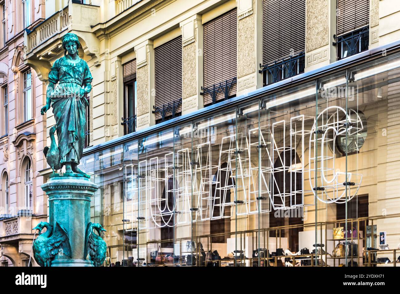 Humanic Schuhgeschäft in Wien, Österreich. Stockfoto