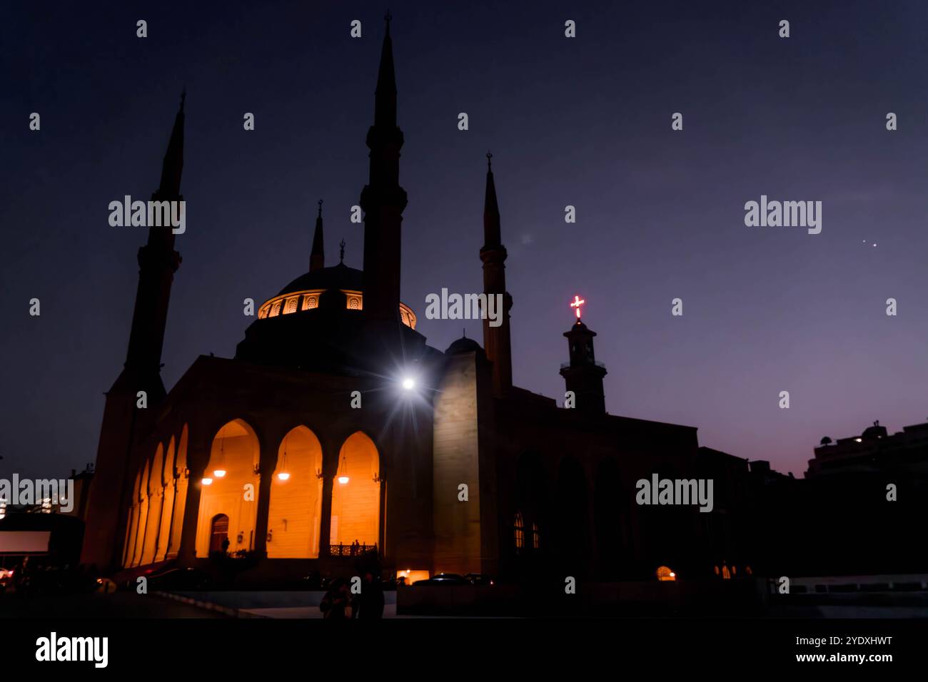 Das Abendfoto der wunderschönen Mohammad Al Amin Moschee im Stadtzentrum von Beirut, Libanon. Stockfoto