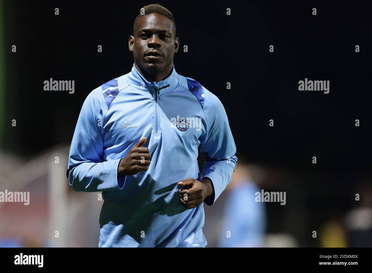 Foto Alessandro Garofalo/LaPresse27 Luglio 2022 Castel di Sangro, Italia - SSC Napoli vs Adana Demirspor - amichevole estive Stadio Teofilo Patini. Nella Foto: Mario Balotelli (Adana Demirspor); 27. Juli 2022 Castel di Sangro, Italien - SSC Napoli vs Adana Demirspor, Sportfußball, Sommerspiel Teofilo Patini Stadion. Im Bild: Mario Balotelli (Adana Demirspor); Credit: LaPresse/Alamy Live News Stockfoto