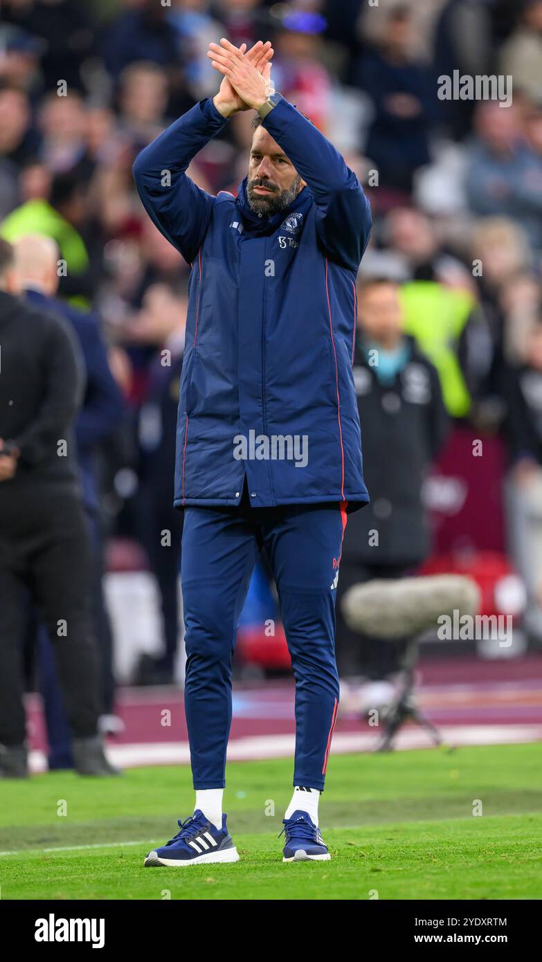 London, Großbritannien. Oktober 2024. West Ham United gegen Manchester United - Premier League - London Stadium. Manchester United Interim Manager Ruud van Nistelrooy. Bildnachweis: Mark Pain / Alamy Live News Stockfoto