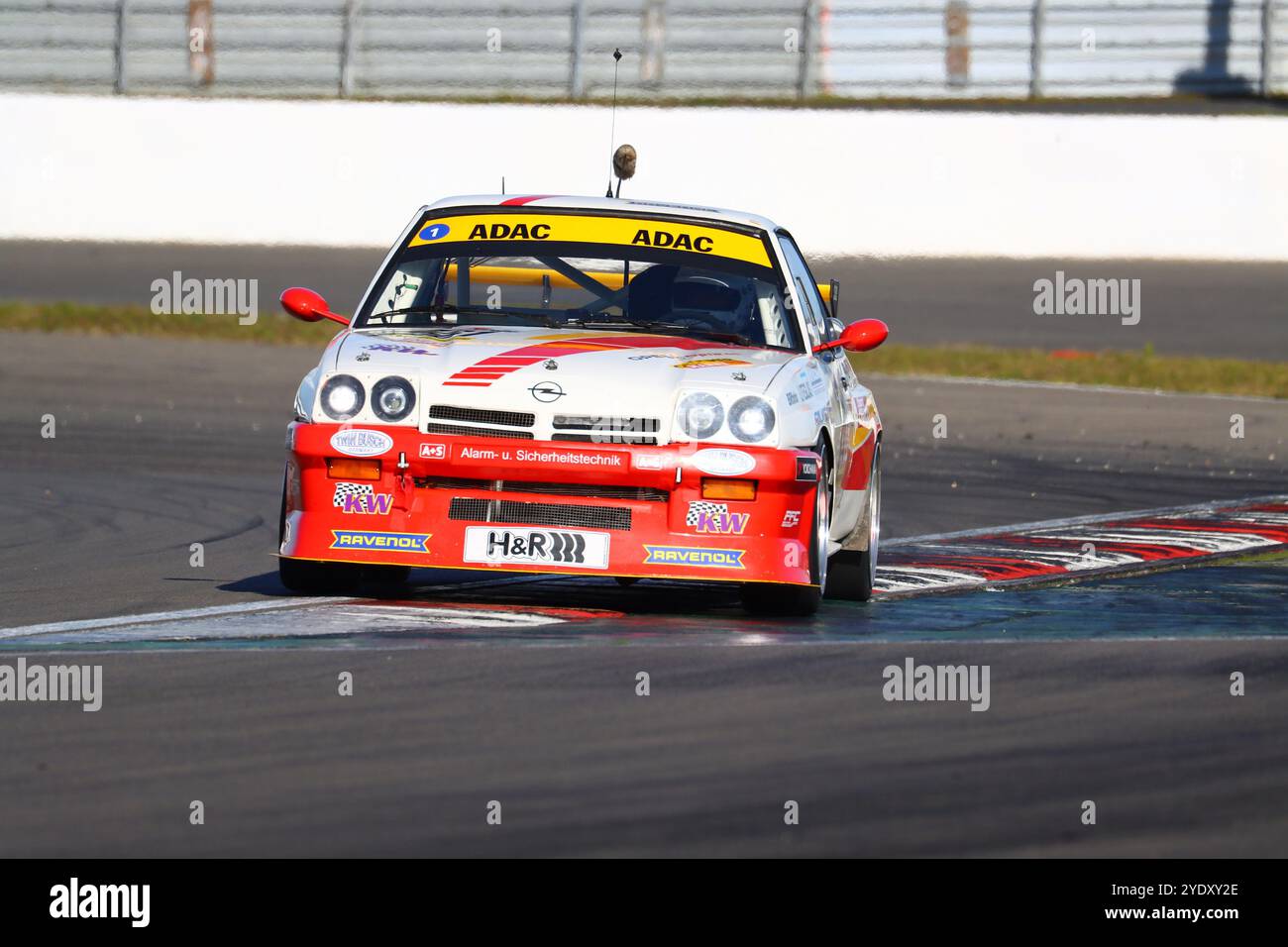 #561 Peter Hass (Lorsbach/DE) / Volker Stryczek (Dehrn/DE), Opel Manta, Team: Motorsport, ADAC Youngtimer Trophy, 'Schwedenkreuz', Nürnberg, Deutschland, 26.10.2024 Foto: Eibner-Pressefoto/Jürgen Augst Stockfoto