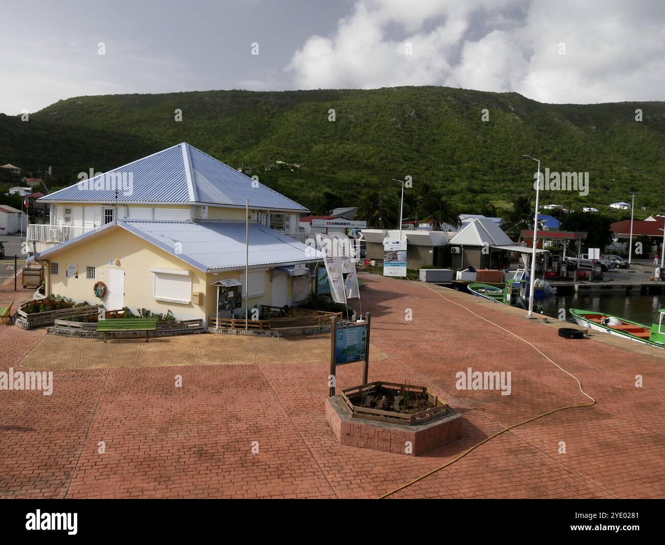 Beausejour, la Desirade, guadeloupe, frankreich - 14. Juli 2024 : Hafen von Beausejour, Haupthafen auf der Insel La Desirade, französisches Überseegebiet in Lesse Stockfoto