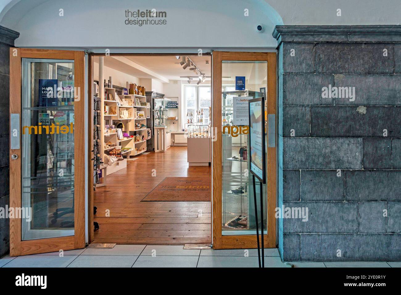 Leitrim Design House in Carrick on Shannon, Leitrim.Ireland. Irische Designer handgefertigte Geschenke, Wandkunst, Töpferwaren, Schmuck, Hautpflege und Haushaltswaren. Stockfoto