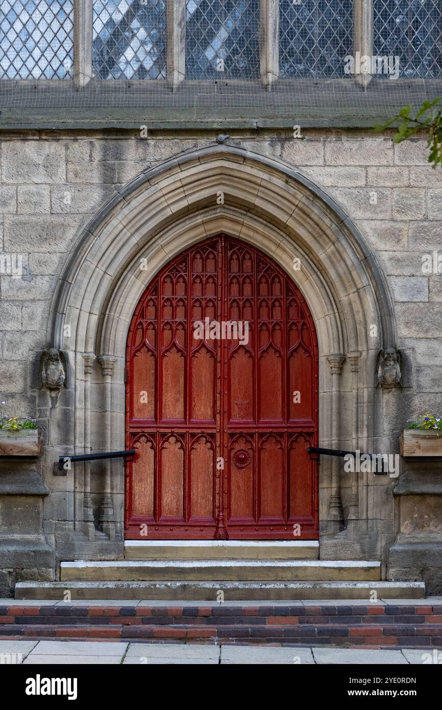 Mill Hill Chapel Red Doors und inklusive nicht-konformistische Unitarian Church, City Square, Leeds, West Yorkshire, England, UK Stockfoto