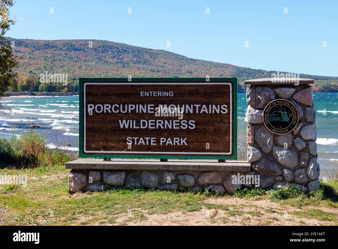 Porcupine Mountains Wilderness State Park, Upper Peninsula, Herbst, Michigan, USA von James D Coppinger/Dembinsky Photo Assoc Stockfoto