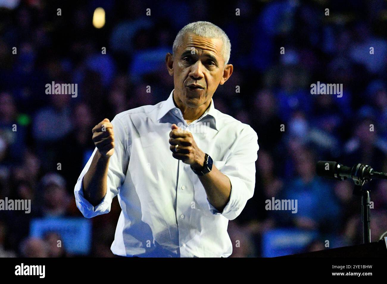 Philadelphia, Ungebundene Staaten. Oktober 2024. Der ehemalige US-Präsident Barack Obama und die US-Künstler Bruce Springsteen und John Legend haben am 28. Oktober 2024 im Liacouras Center in Philadelphia, PA, USA für Harris-Walz gekämpft. (Foto: Bastiaan Slabbers/SIPA USA) Credit: SIPA USA/Alamy Live News Stockfoto