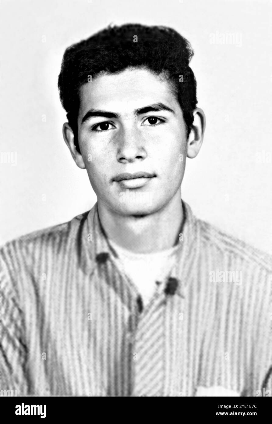 1960 , Los Angeles , USA : der Serienmörder RODNEY ALCALA ( Rodrigo Jacques Alcala , 1943 - 2021 ) . Alcala " The Dating Game Killer " war auch Serienvergewaltiger , Entführer , Kinderschänder und Einbrecher , ein amerikanischer Spree Killer , der von 1968 bis 1979 mindestens 8 bestätigte Morde ermordete, aber mehr von 130 anderen möglichen Ermordungen . Unbekannter Fotograf, möglich ein Foto aus dem Cantwell-Sacred Heart of Mary High School ( Los Angele ) Hight School Jahrbuch oder ein Jahr danach, bevor er als FALLSCHIRMJÄGER zur US Army beitrat, bevor er 18 Jahre alt.- Foto STORICHE - GESCHICHTE - SERIENMÖRDER - Portren Stockfoto