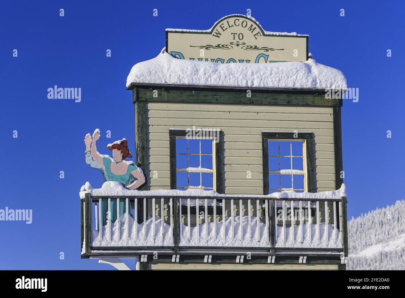 Willkommensschild, Winter, Schnee, Sunny, Dawson City, Yukon, Kanada, Nordamerika Stockfoto