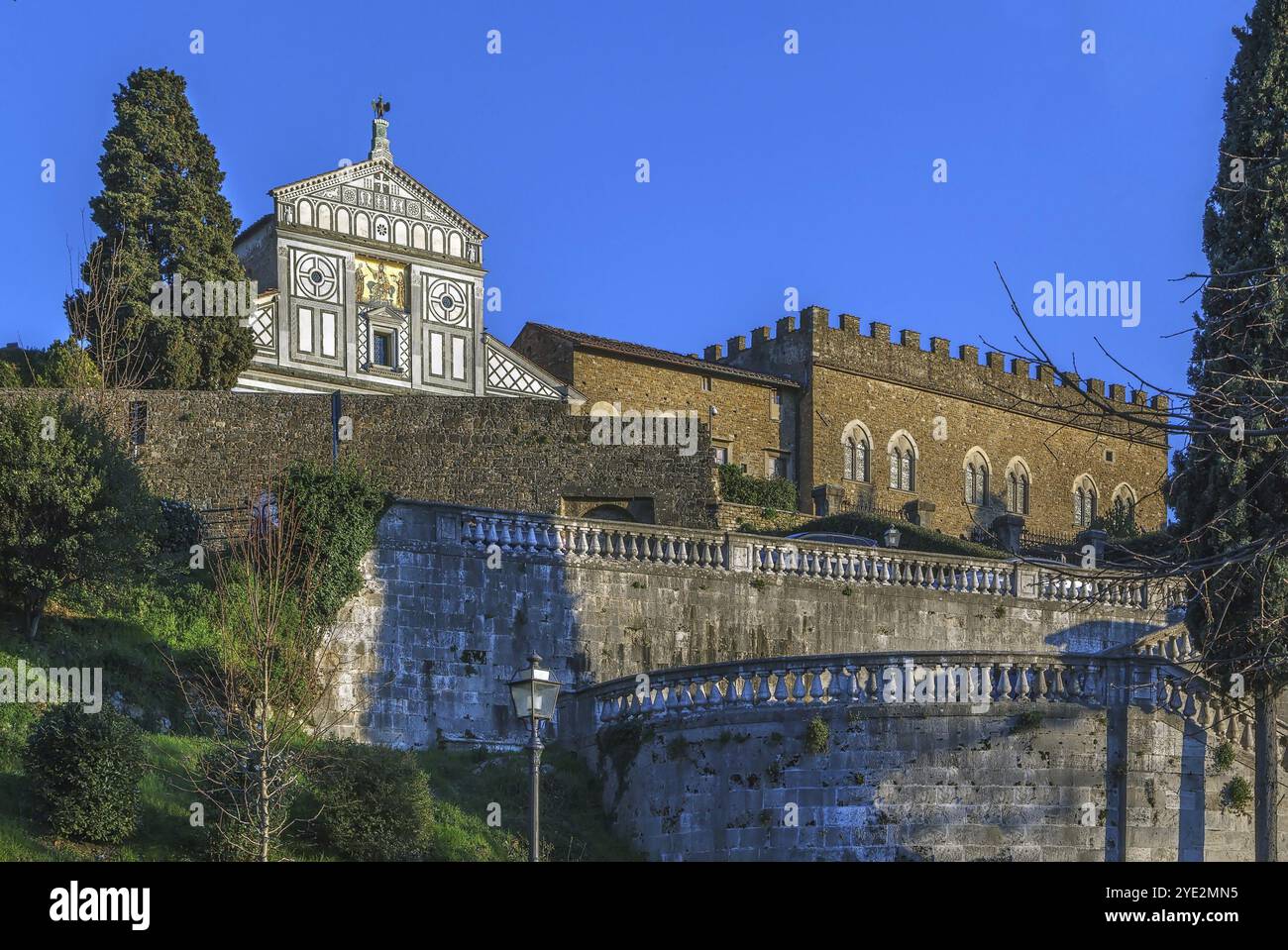 Basilika San Miniato al Monte (St. Minias auf dem Berg) in Florenz, Italien, Europa Stockfoto