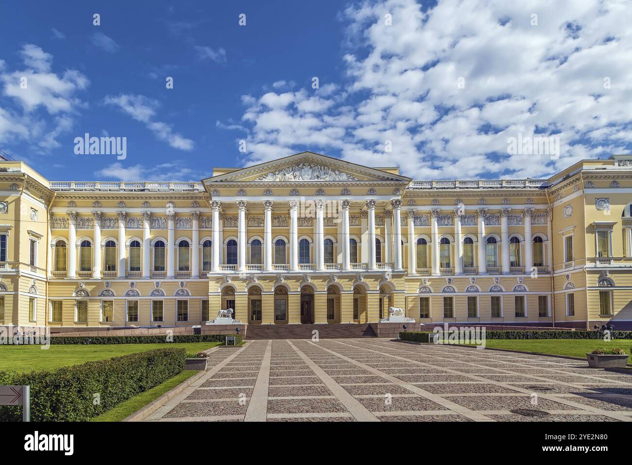 Das staatliche Russische Museum (ehemals russisches Museum seiner Kaiserlichen Majestät Alexander III.) ist das größte Lager russischer Kunst in St. Petersbu Stockfoto