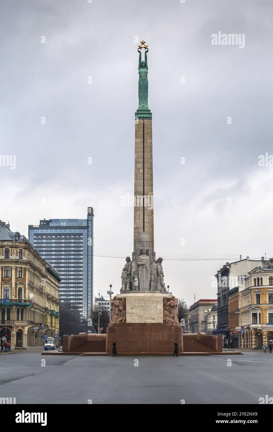 Das Freiheitsdenkmal ist eine Gedenkstätte in Riga, Lettland, die Soldaten ehrt, die während des Lettischen Unabhängigkeitskrieges getötet wurden Stockfoto