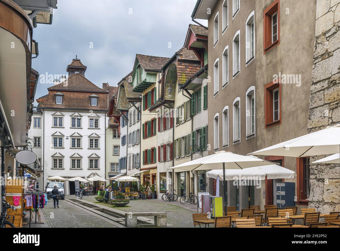 Straße mit historischen Häusern in der Altstadt von Aarau, Schweiz, Europa Stockfoto