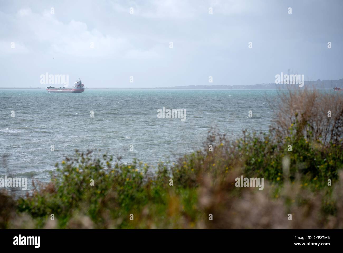 Blick auf Portland gegenüber Ringstead Bay an der Jurassic Coast in Dorset, Großbritannien Stockfoto