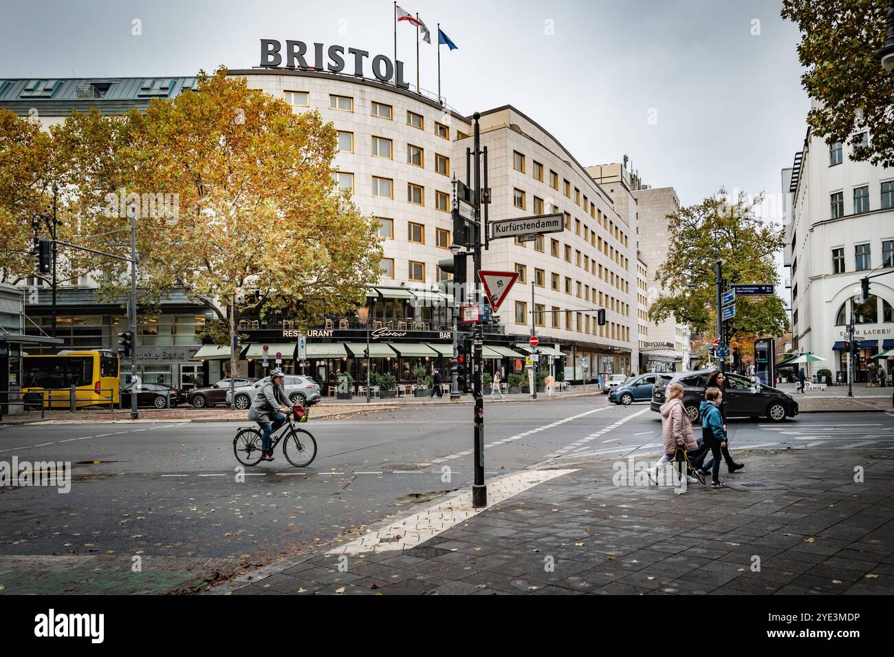 Berlin Charlottenburg-Wilmersdorf Hotel Bristol Berlin, ehemals Kempinski, Fasanenstraße/Kurfürstendamm - 29.10.2024 Berlin *** Berlin Charlottenburg Wilmersdorf Hotel Bristol Berlin, ehemals Kempinski, Fasanenstraße Kurfürstendamm 29 10 2024 Berlin Stockfoto