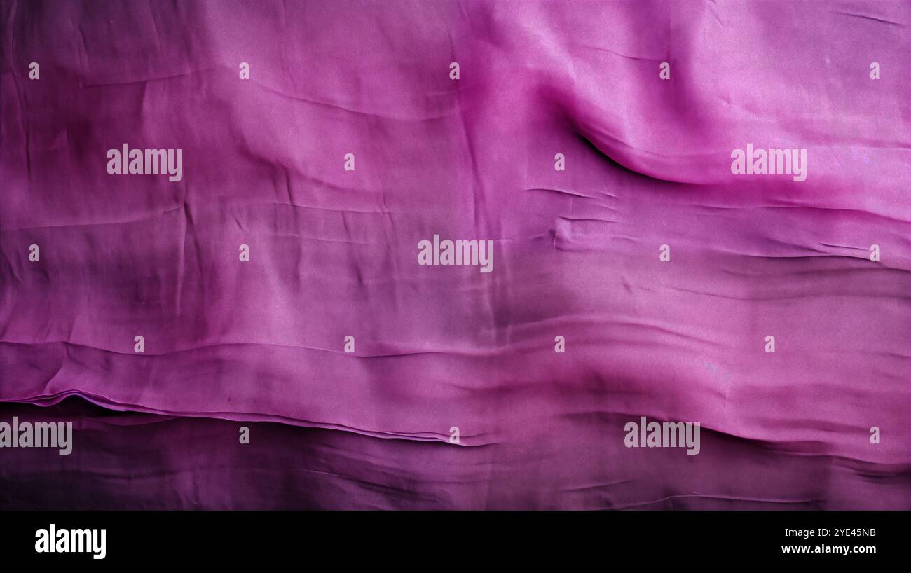 chiffon, durchscheinendes Material. Draufsicht. Falten aus leichtem Material. Hochzeit Hintergrund. Lila luxuriöser Hintergrund, der Stoff liegt in weichen Wellen. Stockfoto