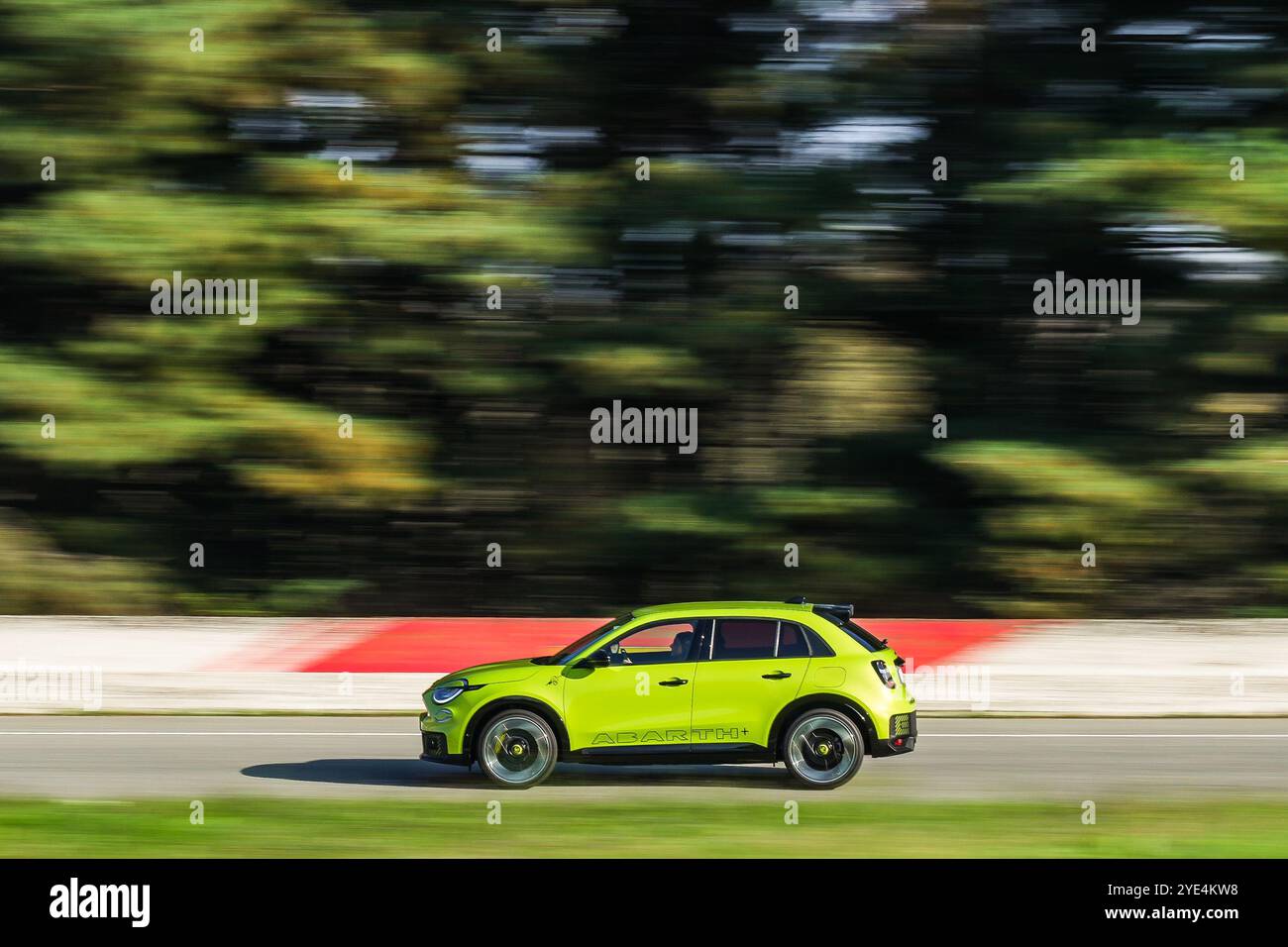 Balocco, Italien. Oktober 2024. Abarth 600e Media Drive in Balocco, Nordwesten Italiens - Dienstag, 29. Oktober 2024. Sport - Fußball (Foto: Spada/Lapresse) Credit: LaPresse/Alamy Live News Stockfoto