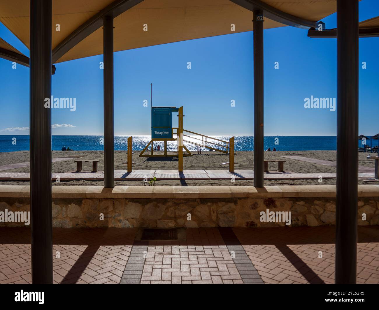 Pergolen für den Eingang zum Strand in Fuengirola, Spanien Stockfoto
