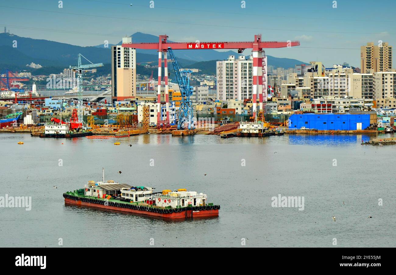 Der Hafen von Busan ist der größte Hafen Südkoreas und befindet sich in der südkoreanischen Stadt Busan. Der Ort ist bekannt als Busan Harbor. Stockfoto