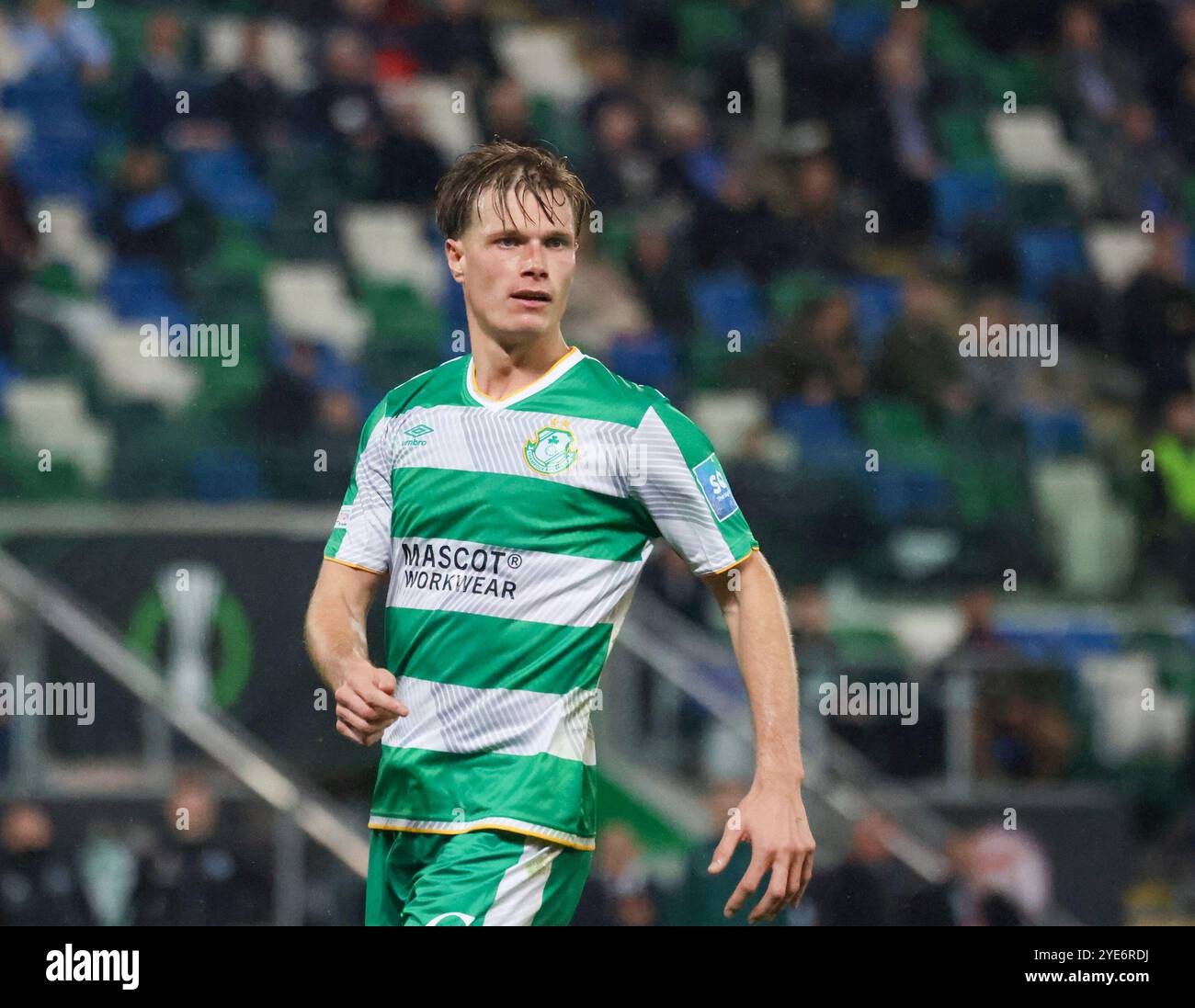 Windsor Park, Belfast, Nordirland, Großbritannien. Oktober 2024. UEFA Europa Conference League (Ligasaison – Spieltag 2) – Larne gegen Shamrock Rovers. Spieler Daniel Cleary (6) von Shamrock Rovers. Stockfoto