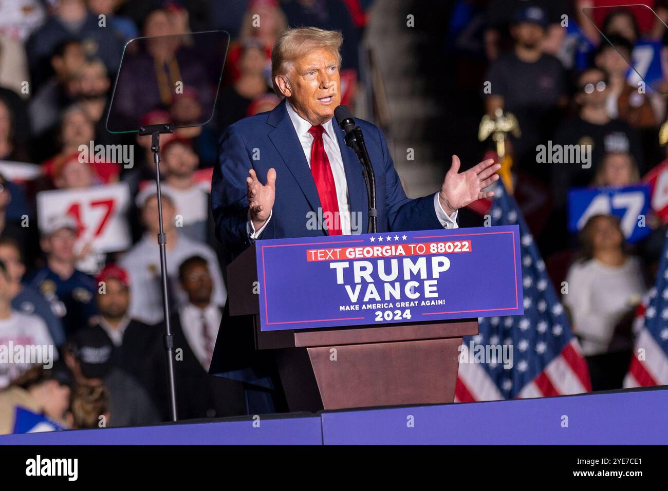 Der ehemalige Präsident und 2024 republikanische Präsidentschaftskandidat spricht bei einer Kundgebung im McCamish Pavilion auf dem Campus der Georgia Tech, Atlanta, Georgia o Stockfoto