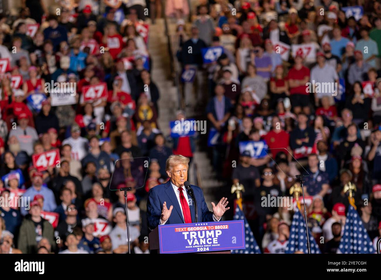 Der ehemalige Präsident und 2024 republikanische Präsidentschaftskandidat spricht bei einer Kundgebung im McCamish Pavilion auf dem Campus der Georgia Tech, Atlanta, Georgia o Stockfoto
