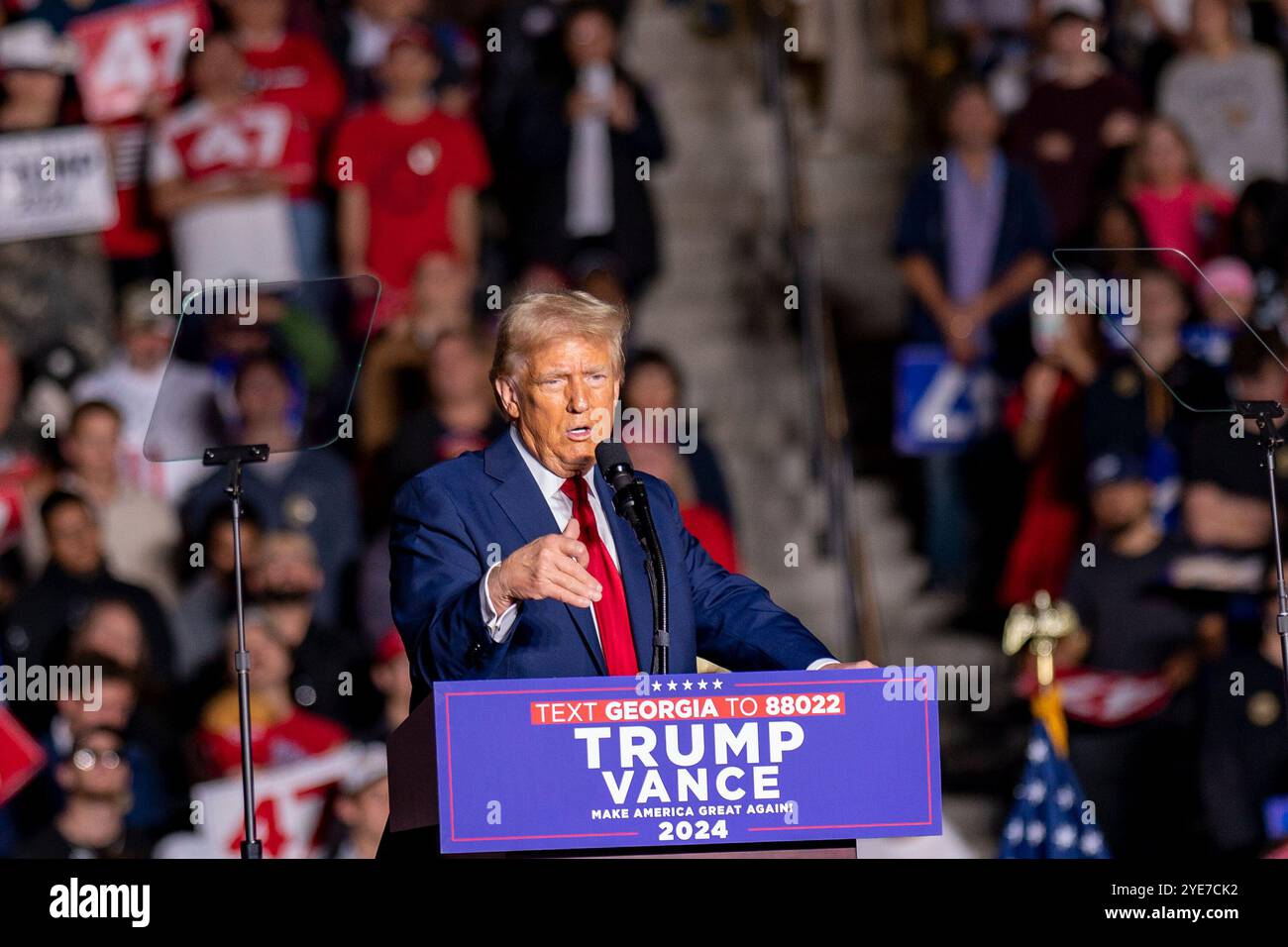 Der ehemalige Präsident und 2024 republikanische Präsidentschaftskandidat spricht bei einer Kundgebung im McCamish Pavilion auf dem Campus der Georgia Tech, Atlanta, Georgia o Stockfoto