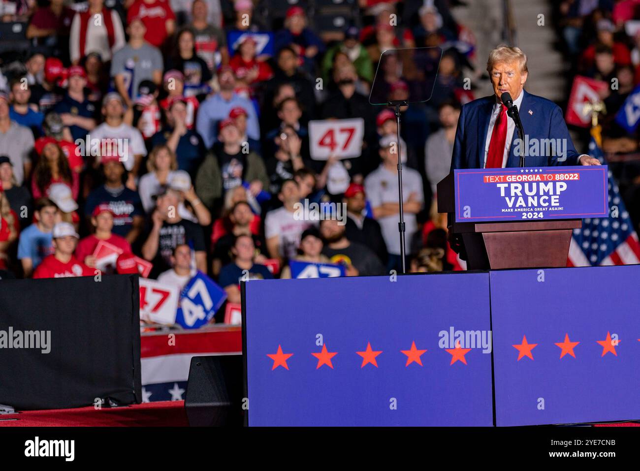 Der ehemalige Präsident und 2024 republikanische Präsidentschaftskandidat spricht bei einer Kundgebung im McCamish Pavilion auf dem Campus der Georgia Tech, Atlanta, Georgia o Stockfoto