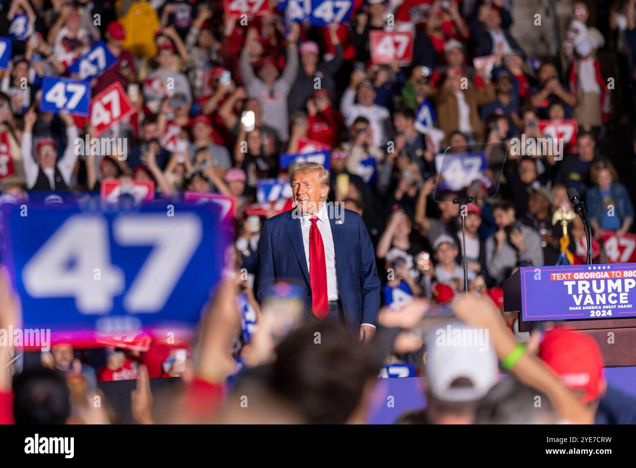 Der ehemalige Präsident und 2024 republikanische Präsidentschaftskandidat spricht bei einer Kundgebung im McCamish Pavilion auf dem Campus der Georgia Tech, Atlanta, Georgia o Stockfoto