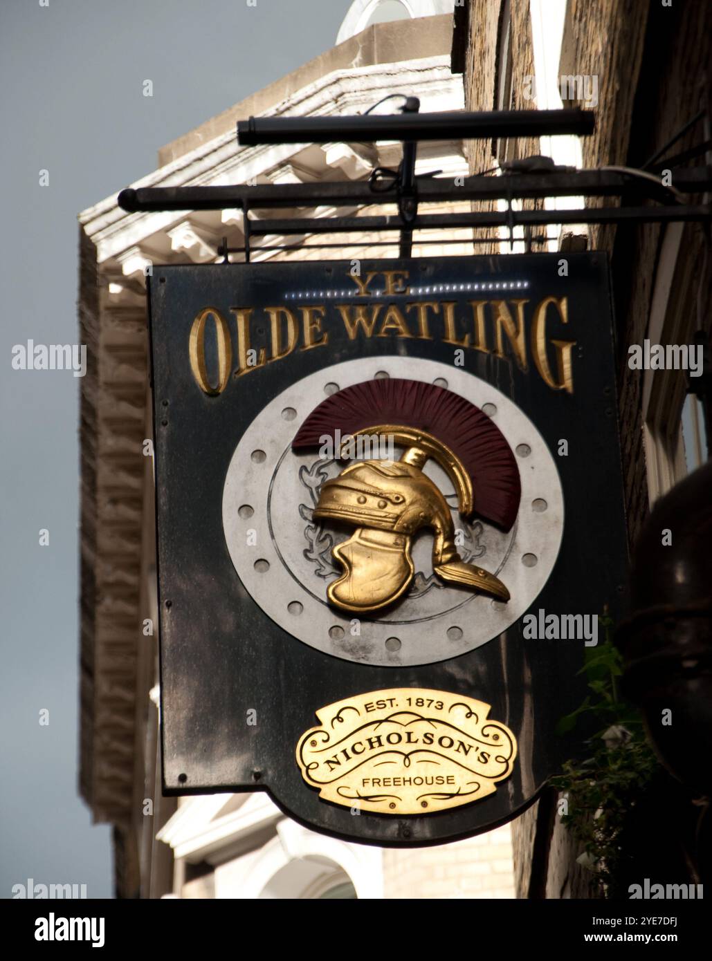 Schild für Olde Watling Pub, City of London, England, Vereinigtes Königreich - Freehouse Stockfoto
