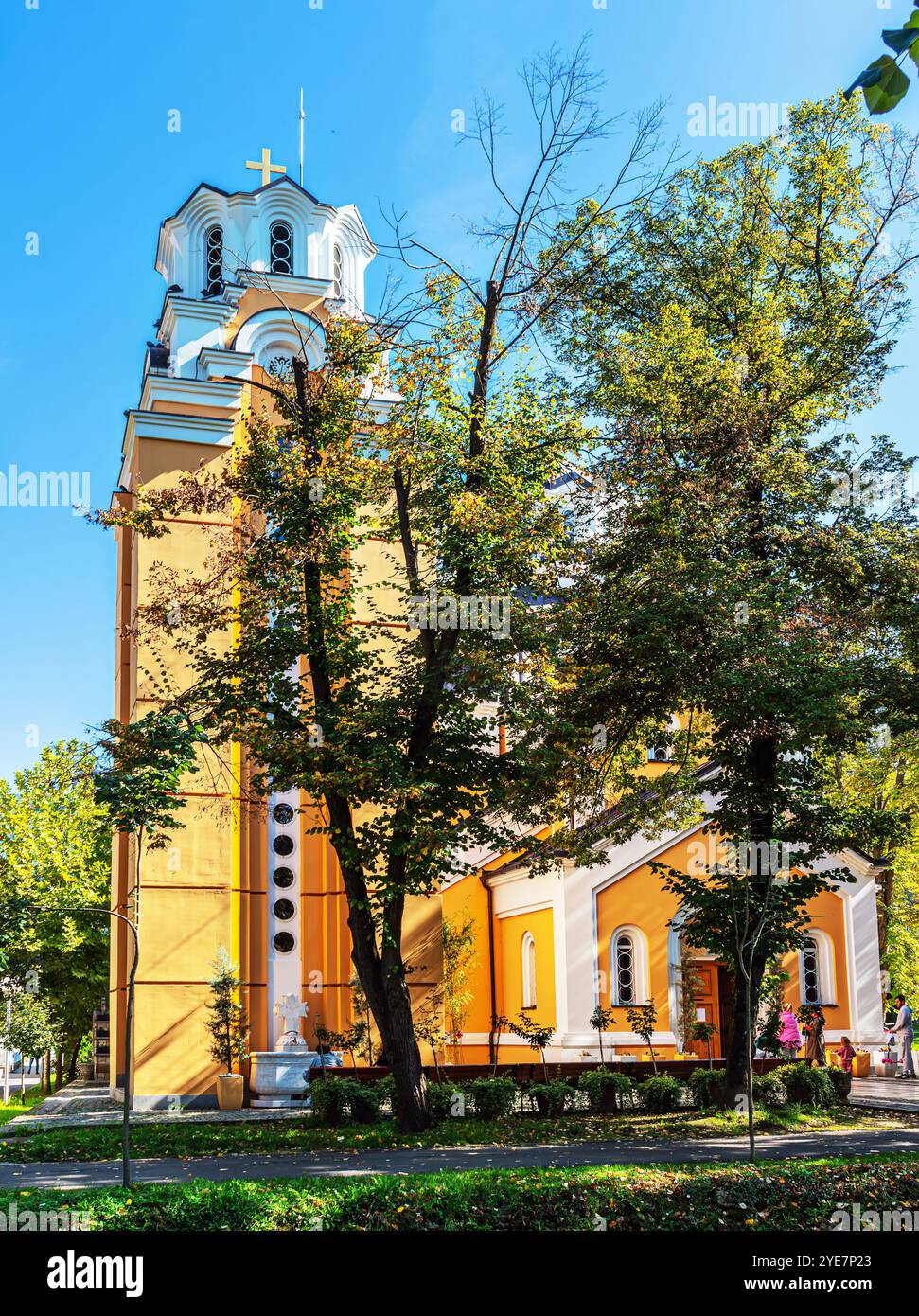 Die Kirche der lebensspendenden Quelle der Allerheiligsten Mutter Gottes – die Fundamente der Kirche, die sich im zentralen Kurpark von Vrnjačka Banja befindet Stockfoto