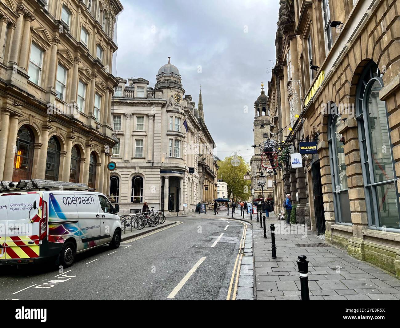 Blick auf die historische Corn Street. Bristol, England, Vereinigtes Königreich. Oktober 2024. Stockfoto