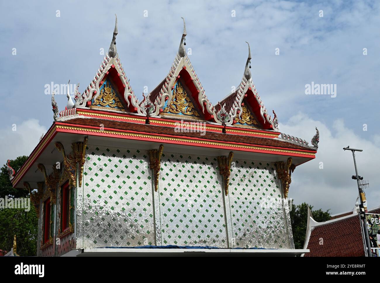 Wat Pomkaew Buddha Tempel Mae Klong Mueang Samut Songkhram District Samut Songkhram in Thailand Bangkok Asien Stockfoto