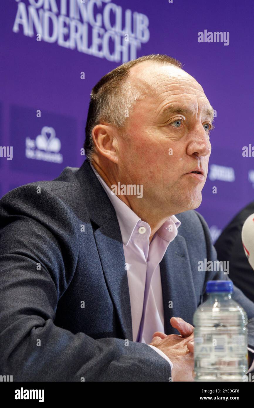 Brüssel, Belgien 30. Oktober 2024. Anderlechts Vorsitzender Wouter Vandenhaute wurde während der wöchentlichen Pressekonferenz der belgischen Fußballmannschaft RSC Anderlecht am Mittwoch, den 30. Oktober 2024 in Brüssel vorgestellt, um das nächste Spiel im nationalen Wettbewerb zu diskutieren, aber auch mit einer Ankündigung des Vereinsvorsitzenden über einen Wechsel des Sportdirektors. BELGA FOTO HATIM KAGHAT Credit: Belga News Agency/Alamy Live News Stockfoto