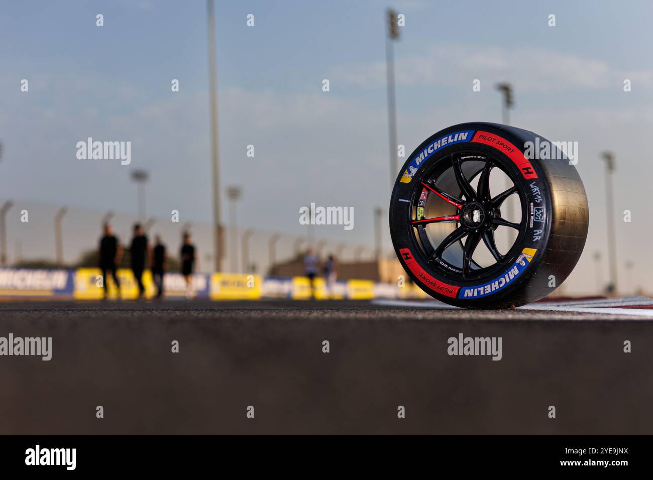 michelin, Reifen, pneu, während der 2024 8 Stunden Bahrain. , . FIA-Langstrecken-Weltmeisterschaft, vom 31. Oktober bis 2. November 2024 auf dem Bahrain International Circuit in Sakhir, Bahrain - Foto Frédéric Le Floc'h/DPPI Credit: DPPI Media/Alamy Live News Stockfoto