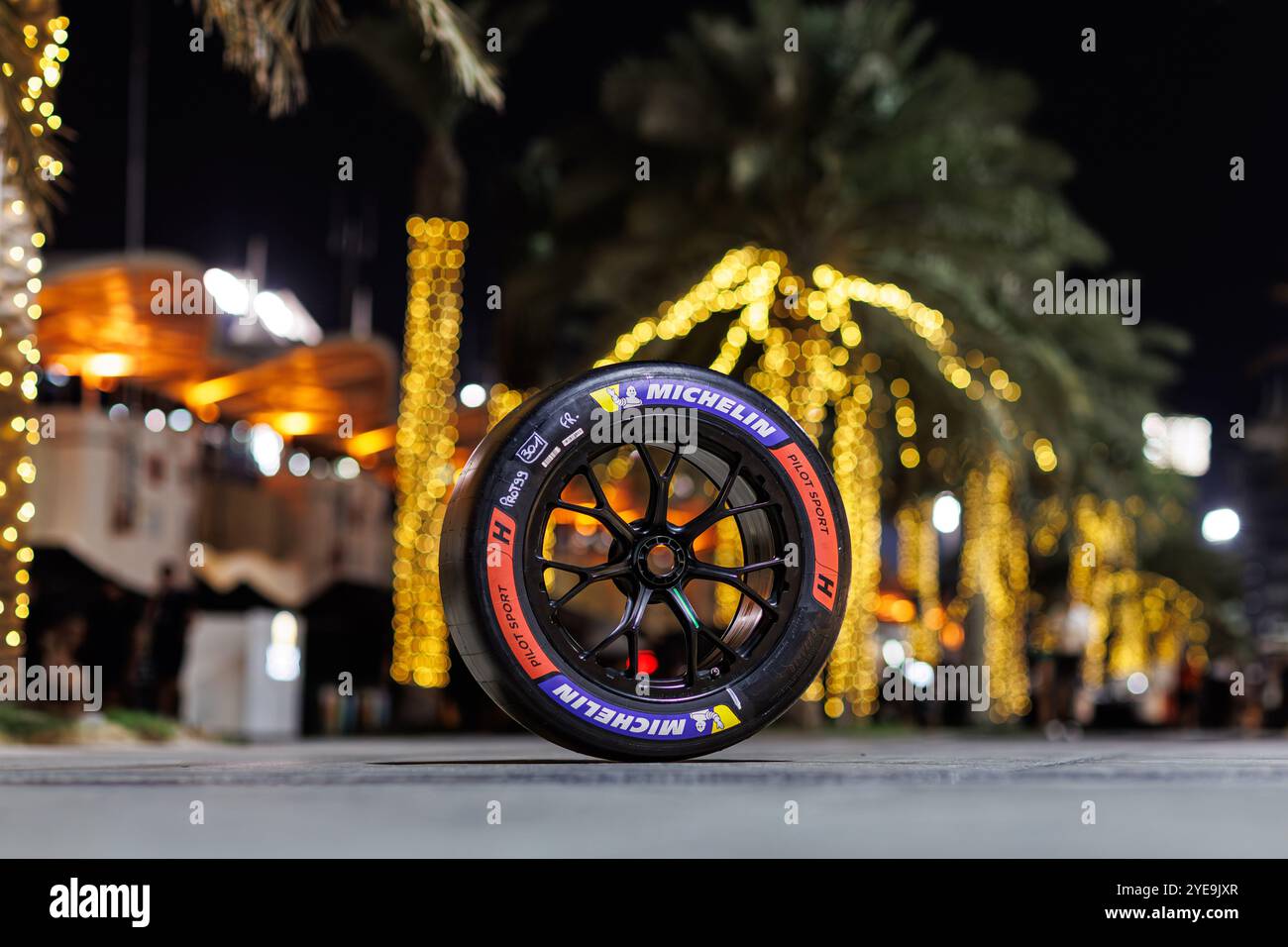 michelin, Reifen, pneu, während der 2024 8 Stunden Bahrain. , . FIA-Langstrecken-Weltmeisterschaft, vom 31. Oktober bis 2. November 2024 auf dem Bahrain International Circuit in Sakhir, Bahrain - Foto Frédéric Le Floc'h/DPPI Credit: DPPI Media/Alamy Live News Stockfoto