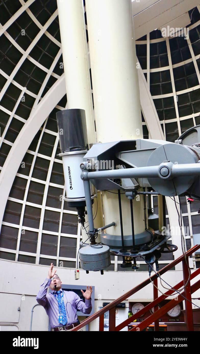 Öffentlicher Vortrag über das 12-Zoll Zeiss Refrakting Telescope und 9½-Zoll Refrakting Telescope Griffith Observatory Los Angeles Kalifornien USA Stockfoto