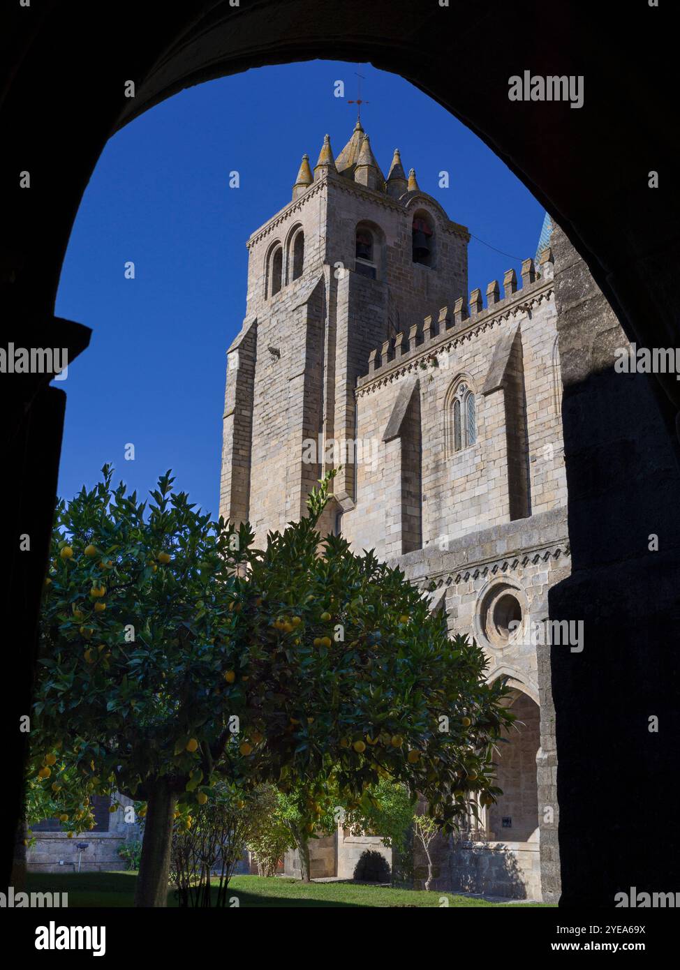 Kathedrale von Evora im historischen Stadtzentrum von Evora, Portugal; Evora, Evora, Portugal Stockfoto